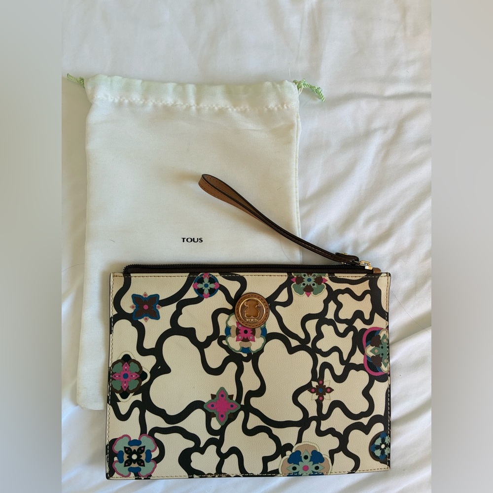 Tous Cream and Black Patterned Wristlet